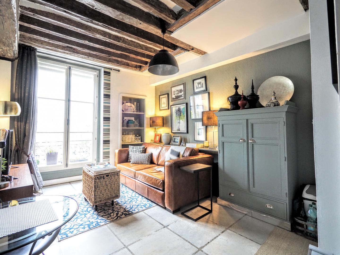 Large studio rental ile saint louis paris Ile st louis 75004 Paris