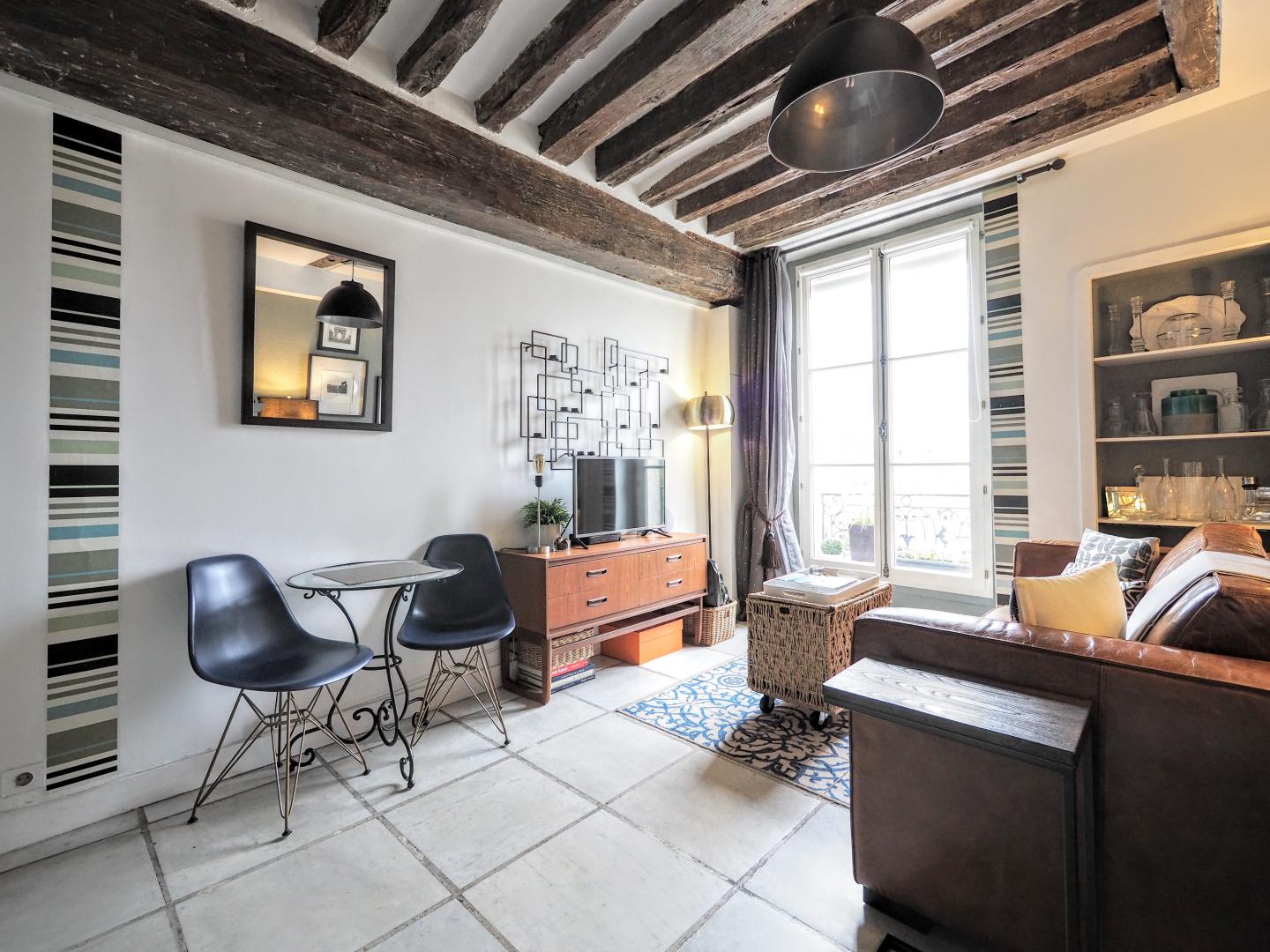 Large studio rental ile saint louis paris Ile st louis 75004 Paris