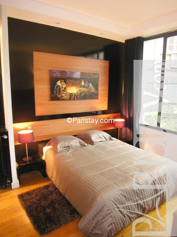 Salon Gris Taupe Bois : Paris location meublée Appartement type T3 Luxury Sauna 2 beds Salon Gris Taupe Bois : Paris location meublée Appartement type T3 Luxury Sauna 2 beds
