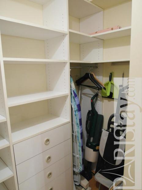 Walk-in wardrobe