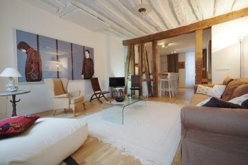 2 bedrooms of Rousseau Louvre Paris apartment rentals Palais Royal