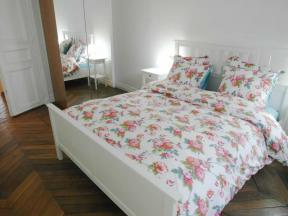 Jouffroy d'Abbans 2 Bed
