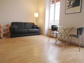 Apartment Procession Studio - studio