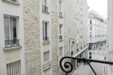 Notre Dame de Nazareth Studio