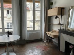 Apartment Vertbois Mezzanine - studio