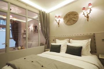 1 bedroom of Palais Royal ChicSuites Apartment Palais Royal