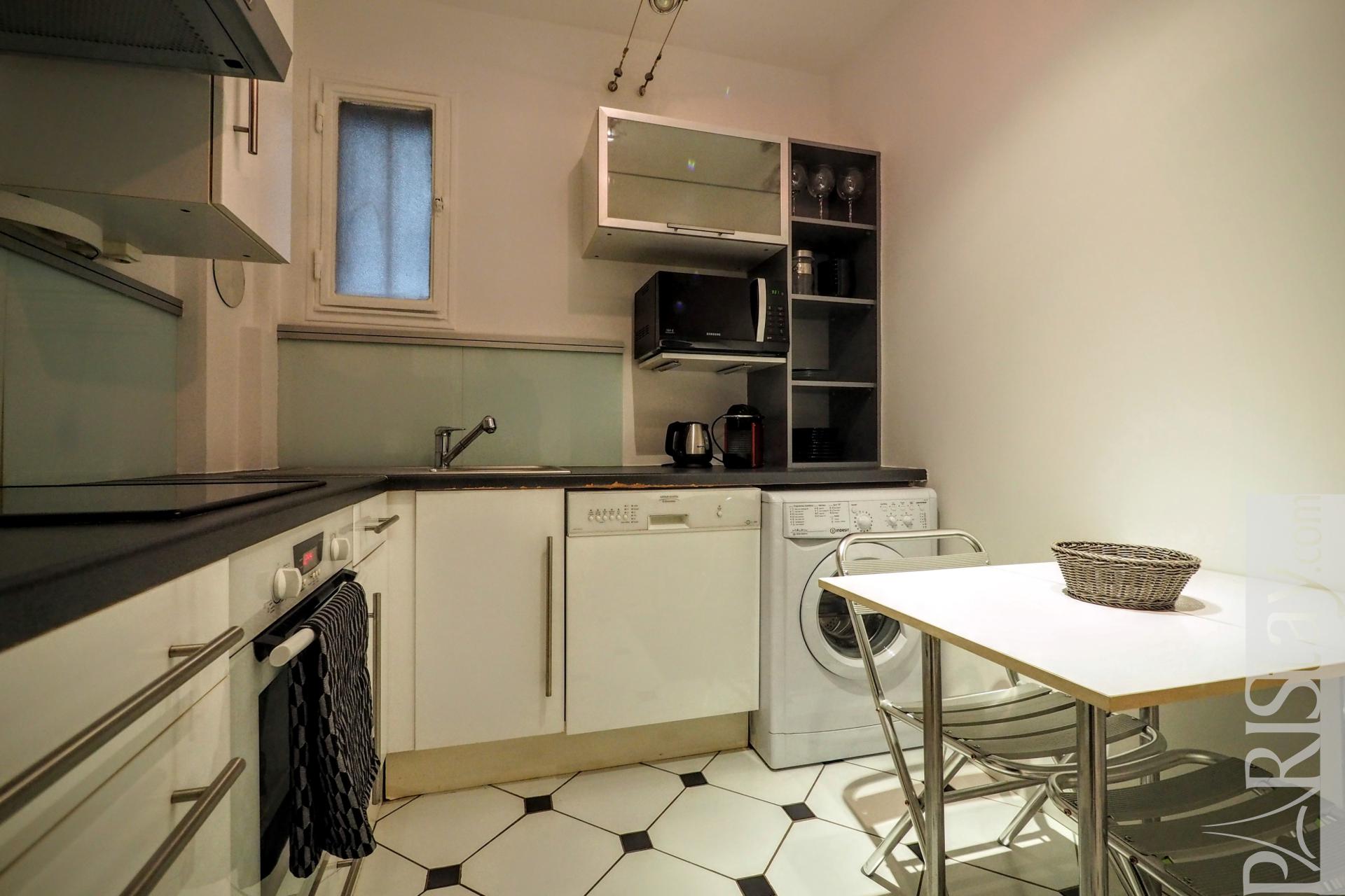 Salon Gris Taupe Bois : Location appartement T3 Paris 2 chambres quartier Wagram Ternes Salon Gris Taupe Bois : Location appartement T3 Paris 2 chambres quartier Wagram Ternes