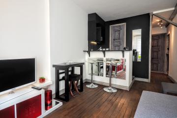 studio of Vieille du Temple cosy Paris apartment rentals Le Marais