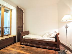Close to Canal Saint Martin