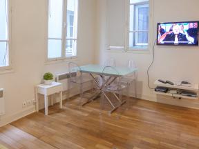 Marais Saint Martin studio