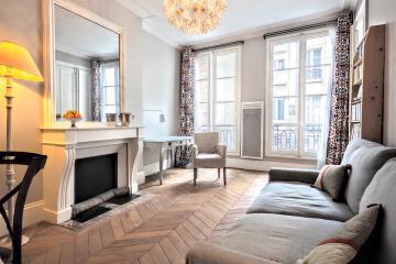 1 bedroom of Saint Germain quai de Seine Paris apartment rentals Quartier Latin
