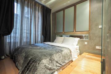 1 bedroom of Matignon Mermoz Apartment Champs Elysees