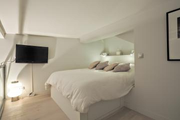 studio of Quai d'Orsay large studio Apartment River seine