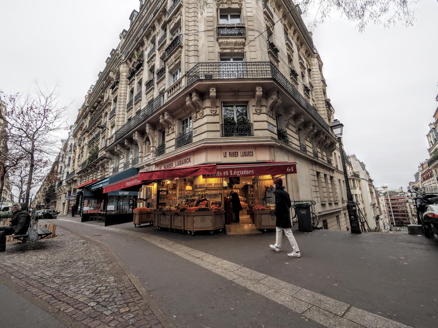 Apartment rentals in Paris studio to rent in Montmartre