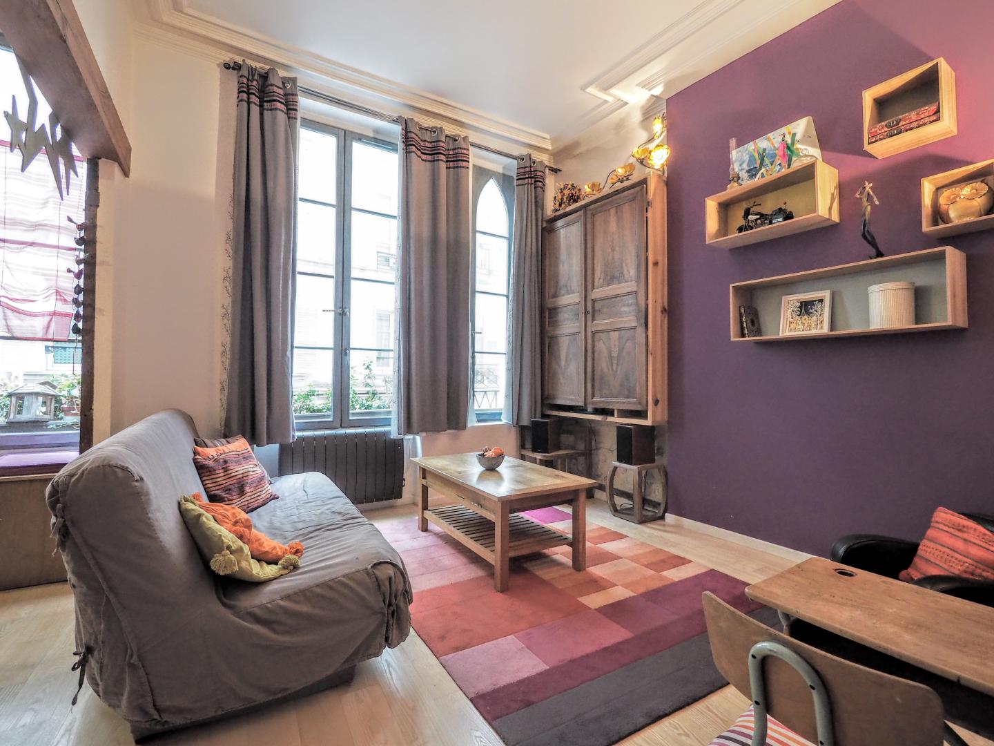 Paris Vacation Rental 3 Bedroom Apartment Next To Louvre Museum