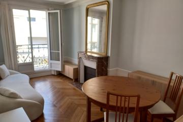 1 bedroom of Mouffetard Market Balcony Paris apartments Pantheon