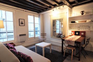 1 bedroom of St Denis Cosy Paris apartment rentals Beaubourg