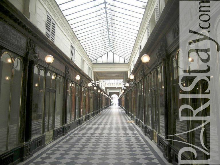 19 rue jean jacques rousseau 75001